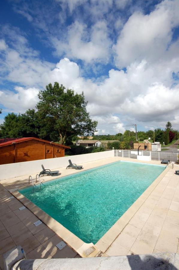 Camping Les 2 Salamandres Arces-sur-Gironde Exterior foto