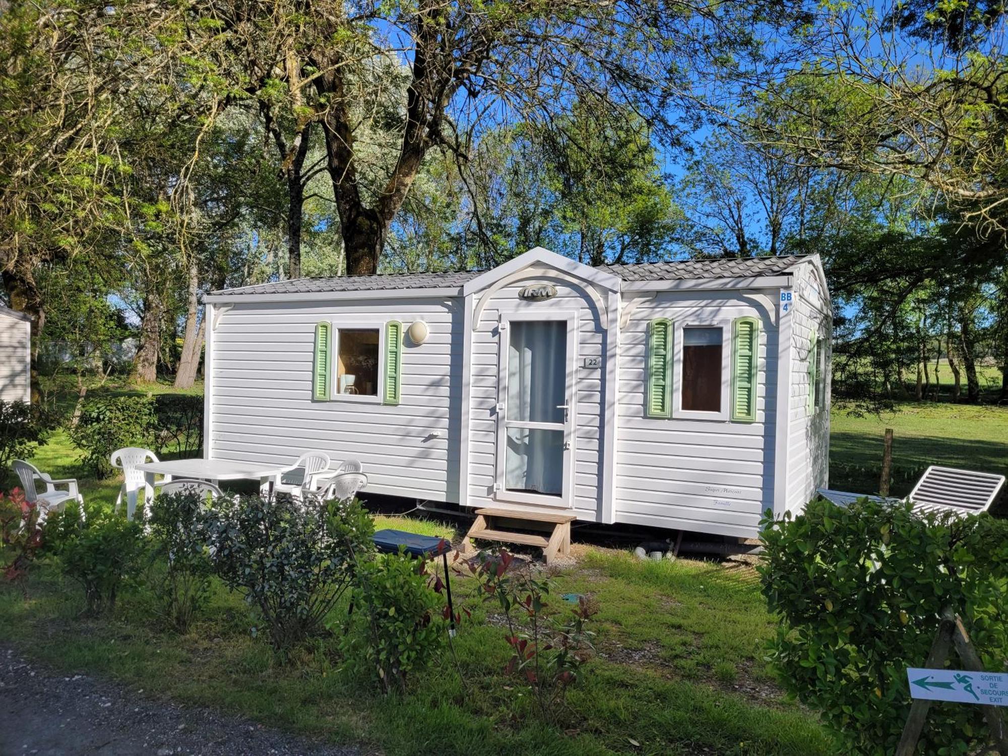 Camping Les 2 Salamandres Arces-sur-Gironde Exterior foto